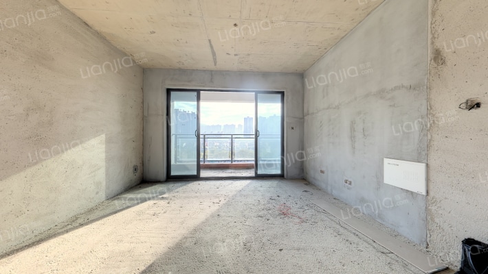 铂悦华府二手房实景图