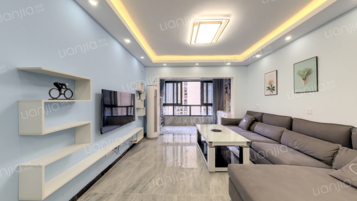 保利凤凰湾E区二手房实景图