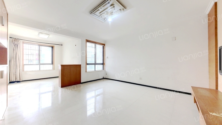 百合公寓二手房实景图