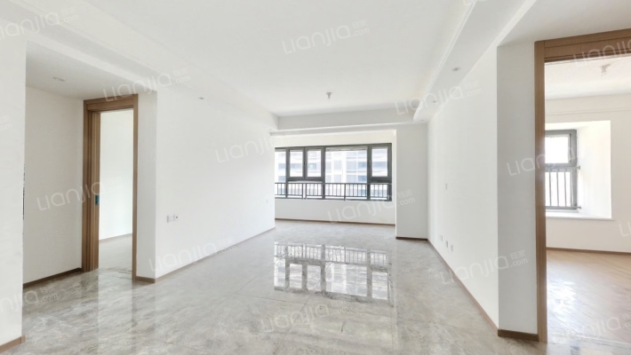 泽信云樾天著二手房实景图