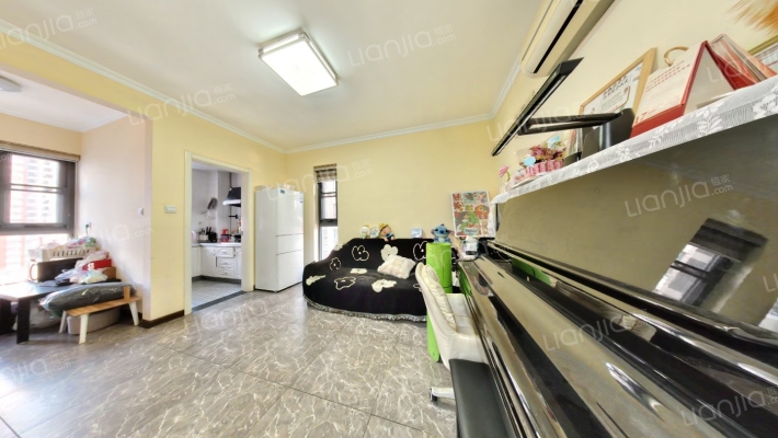 伊顿公馆东区二手房实景图