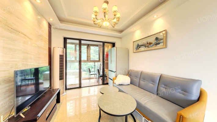 新福港鼎峰二手房实景图