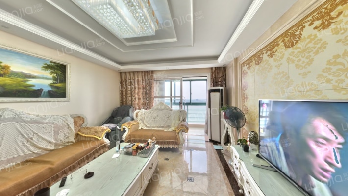 高尔夫湖滨花苑二手房实景图