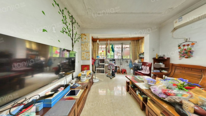 新鸿进花园二手房实景图