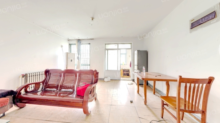 新馨家园二手房实景图