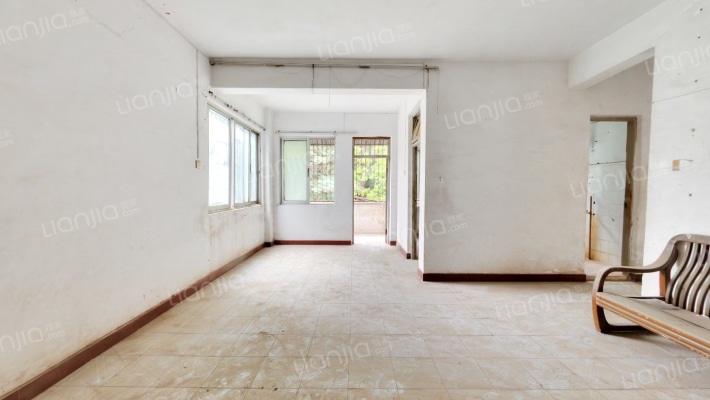 望伟花苑二手房实景图