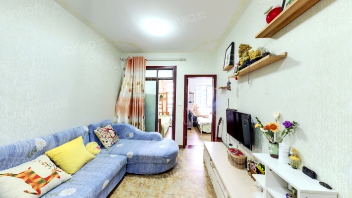 和泓四季C区二手房实景图