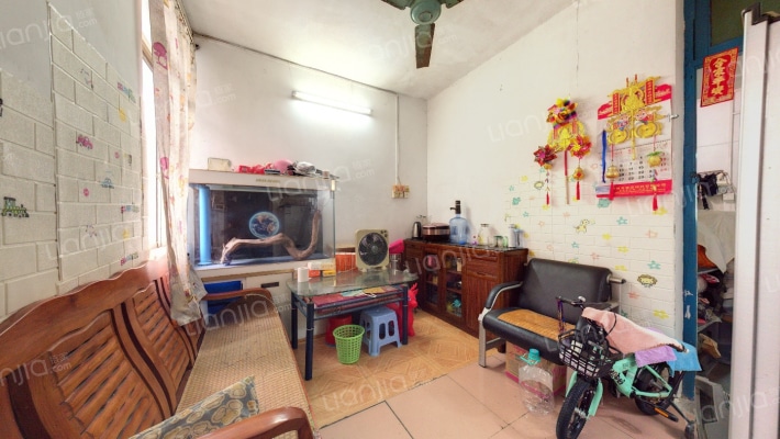 菠萝庙船厂宿舍二手房实景图