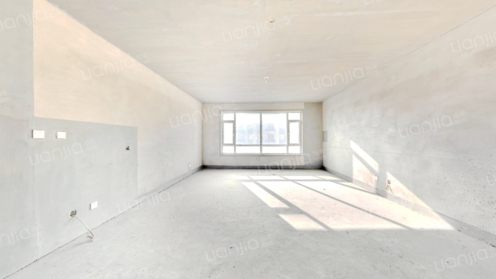 中海紫金苑E区二手房实景图