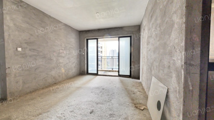 太东棕榈泉二手房实景图