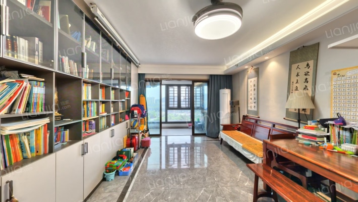 越秀悦湖台二手房实景图