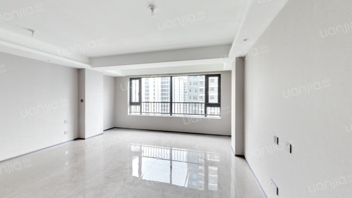 招商城建未来中心四期樾府(008地块)二手房实景图