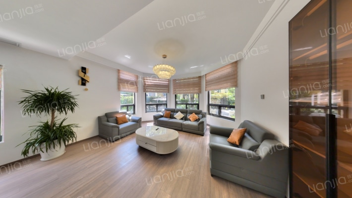 银涛高尔夫别墅二手房实景图