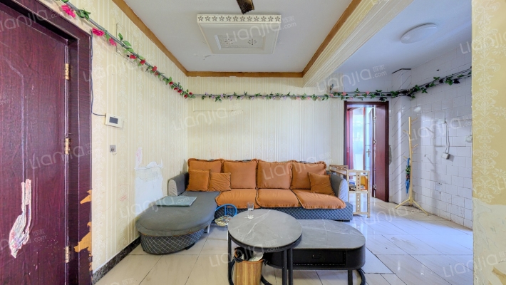 新郑路206号院二手房实景图