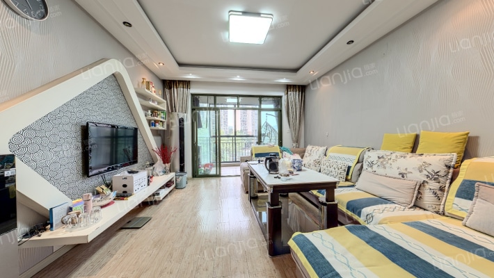 汤泉HOUSE二手房实景图