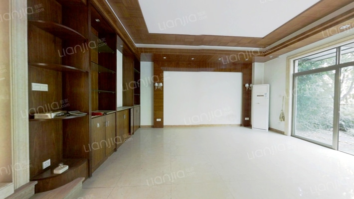 君兰高尔夫别墅二手房实景图