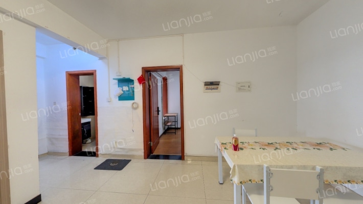 上层建筑二手房实景图