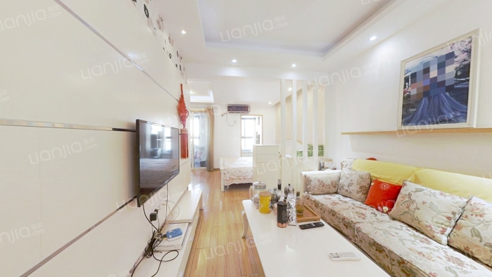 逸景南湾二手房实景图