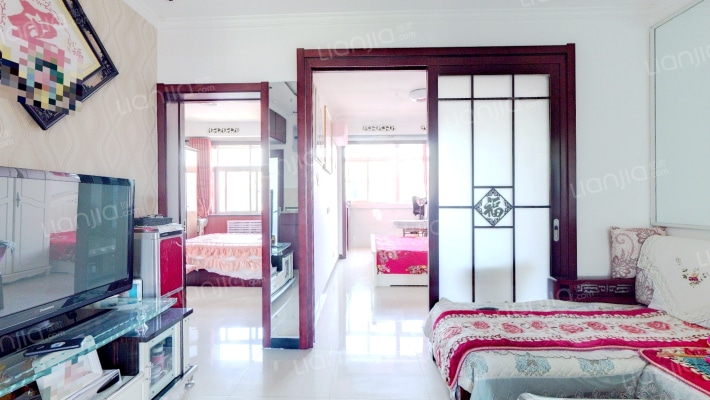 精装修南北通透3居室，高楼层，采光好-客厅