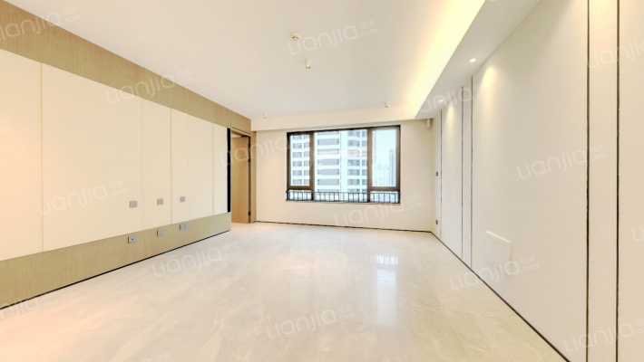 崂山金茂府东区 二手房实景图