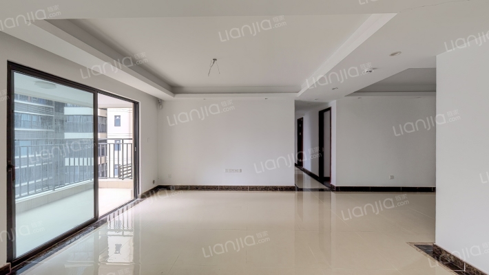 保利领秀前城翎峯台二手房实景图