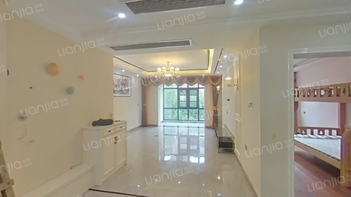 森林湖畔二手房实景图