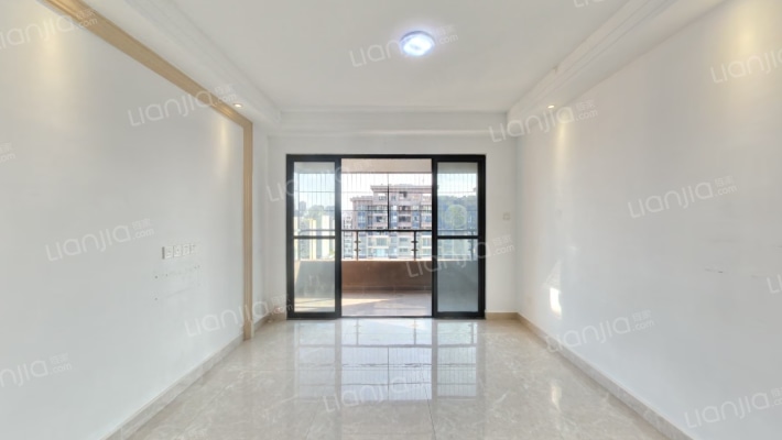 中国铁建凤岭国际城二手房实景图