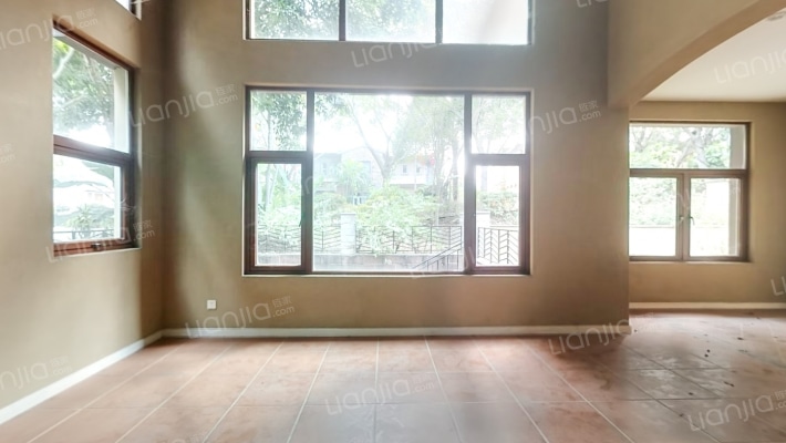 红山国际碧水湾二手房实景图