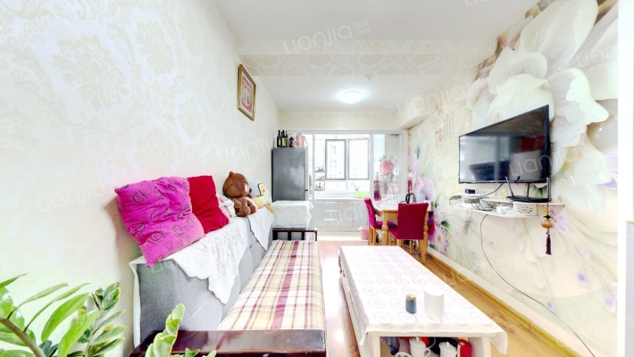 聚氨酯家属楼二手房实景图