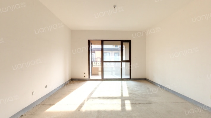 银河国际C区二手房实景图