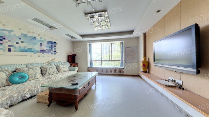 金色比华利二手房实景图