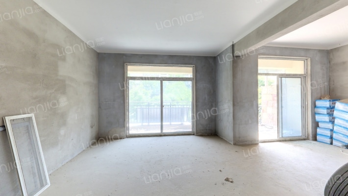 依山龙郡二手房实景图