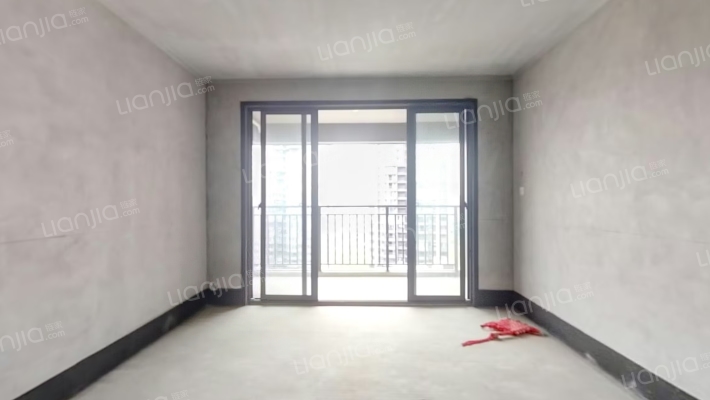 彰泰红二手房实景图