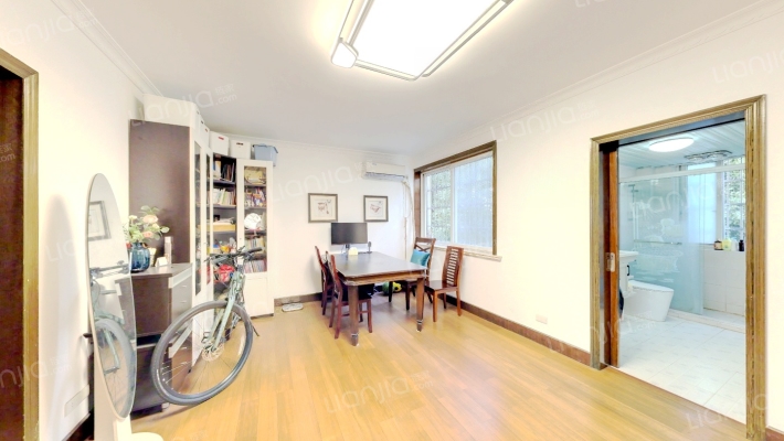 博泰新苑二手房实景图