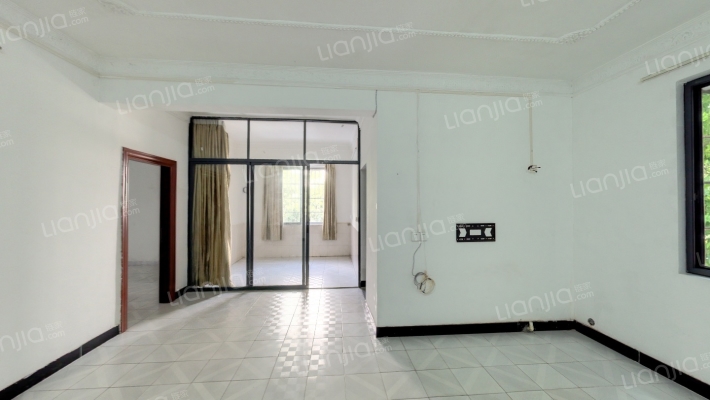 银苑二手房实景图