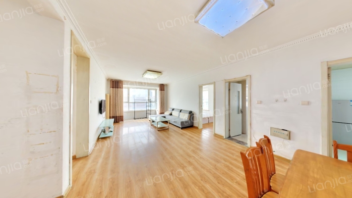 鲁商蓝岸国际三期二手房实景图