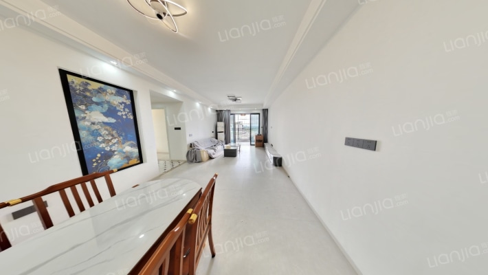 鸿润南韵花园二手房实景图