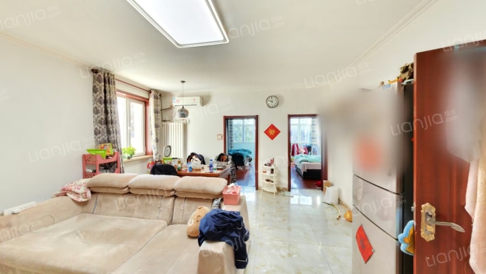 温泉花园B区二手房实景图