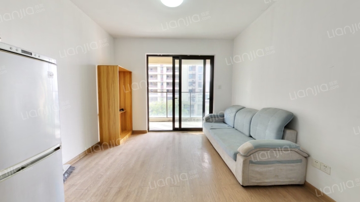 蔚蓝四季二手房实景图