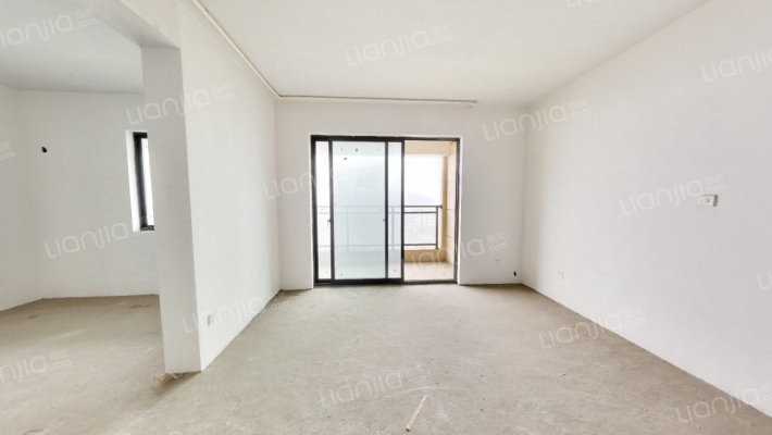 豪盛花苑二手房实景图