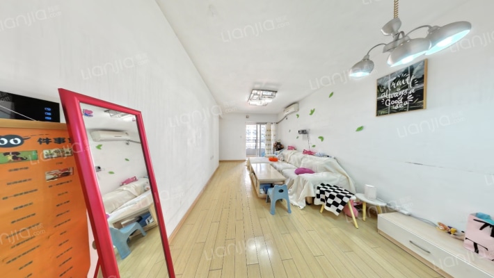 万科城二手房实景图