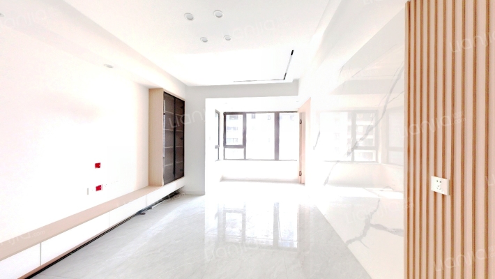 龙湖龙誉城东区二手房实景图