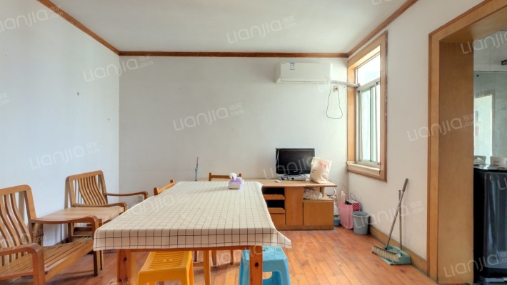 安居苑东村二手房实景图