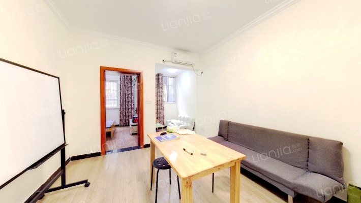 巴国锦苑二手房实景图