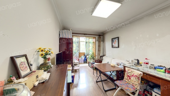 信华南里二手房实景图