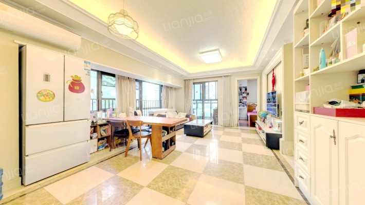 万科红四期二手房实景图