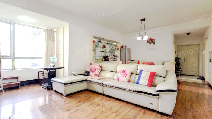 君临国际二手房实景图