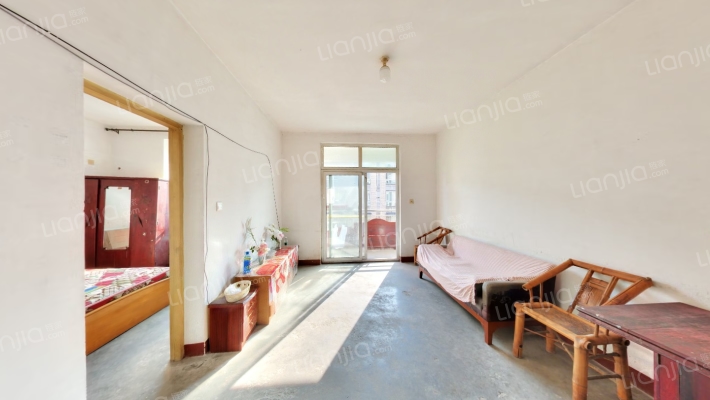 新都镇医学院小区二手房实景图