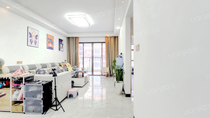 山水芳邻二手房实景图