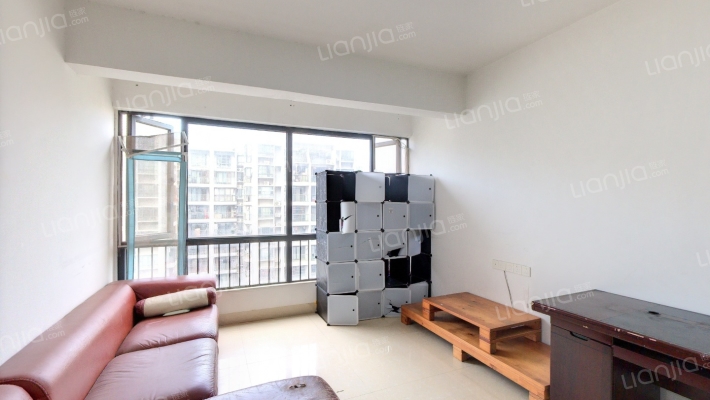 红日学府二手房实景图